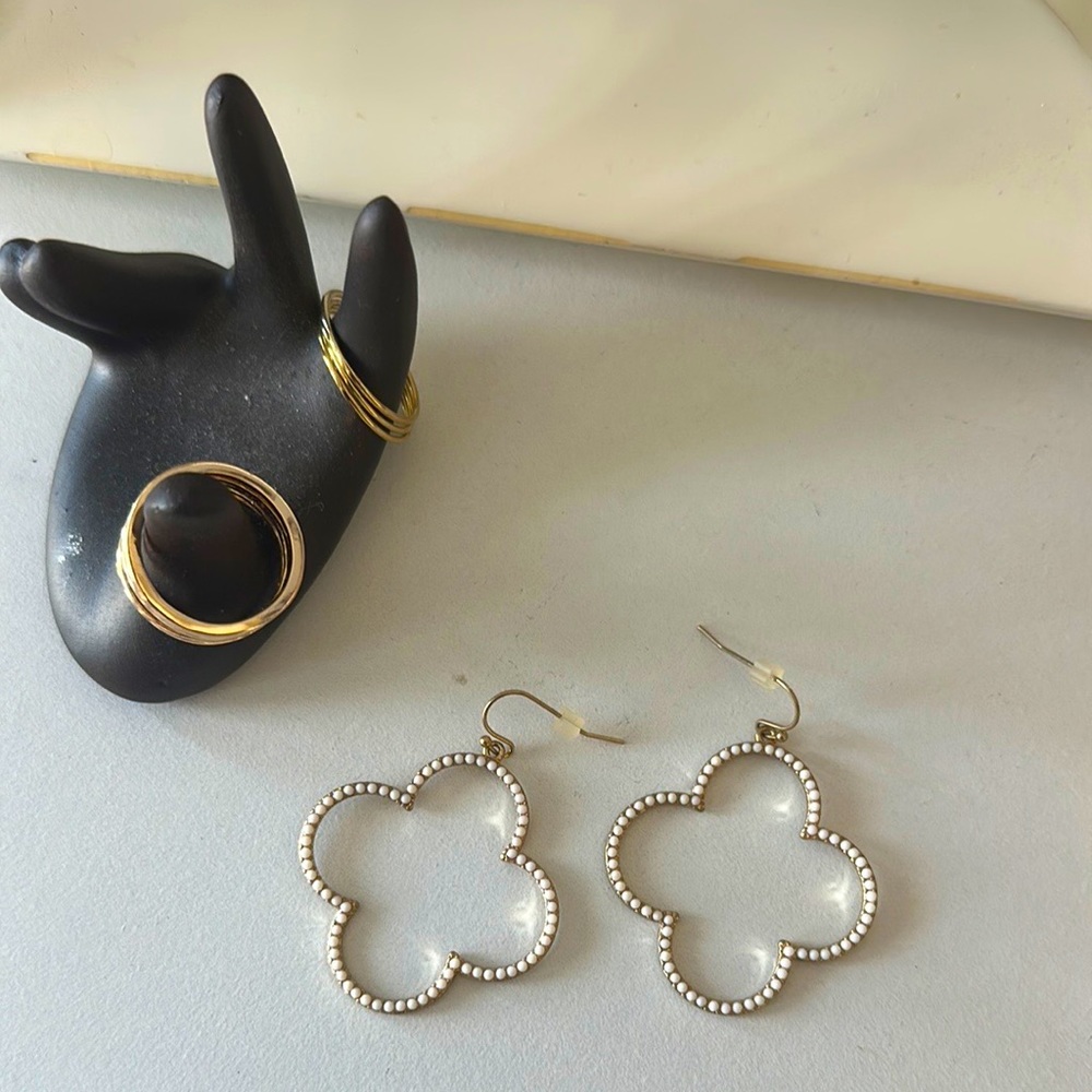White and Gold Clover Pendent Earrings